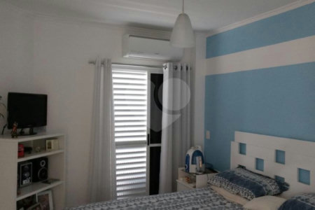 Casa à venda com 3 quartos, sendo 1 suíte, no condomínio Residencial Água Fria, São Paulo - SP