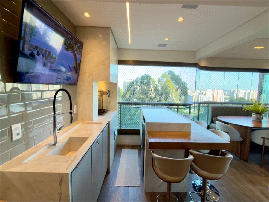 Apartamento à venda ou para alugar com 4 suítes em Jardim Fonte do Morumbi, São Paulo, SP