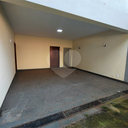 Casa à venda ou para alugar com 5 quartos, sendo 3 suítes, em Vila Maria, Itapetininga, SP
