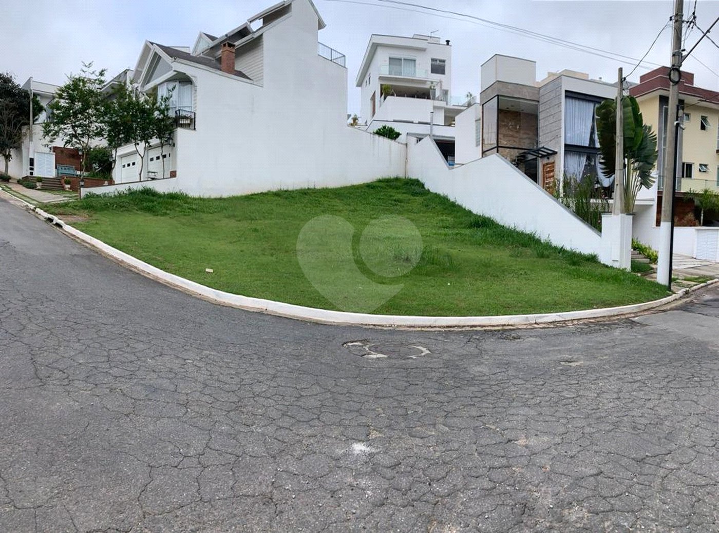 Terreno à venda no condomínio Mosaico da Serra, Mogi das Cruzes - SP