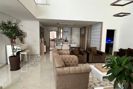 Casa à venda com 5 quartos, sendo 4 suítes, no condomínio Terras de Mont Serrat, Salto - SP