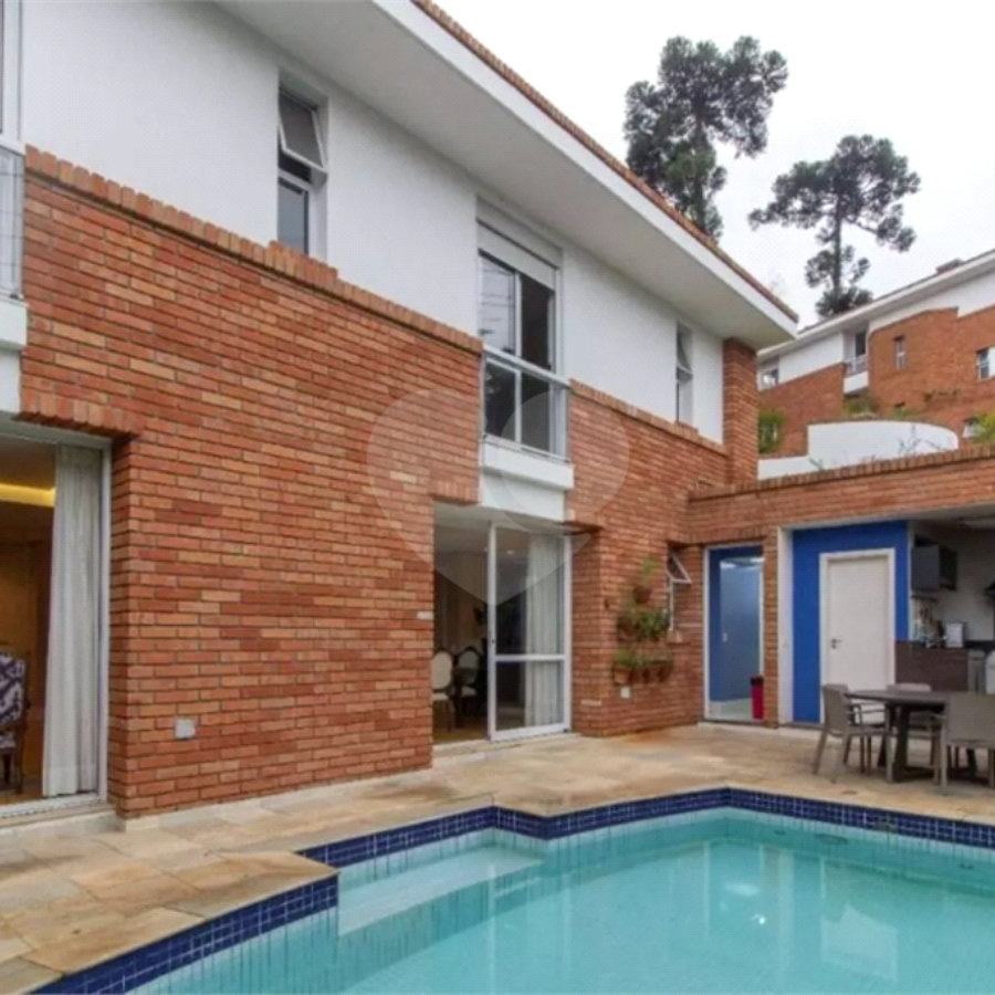 Casa à venda ou para alugar com 4 suítes no condomínio Araucárias, São Paulo - SP