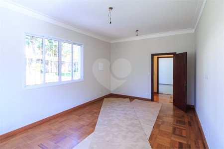 Casa Térrea à venda com 3 quartos, sendo 1 suíte, em Alto da Boa Vista, São Paulo, SP