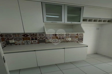 Apartamento à venda com 3 quartos, sendo 1 suíte, em Parque Maria Luiza, São Paulo, SP