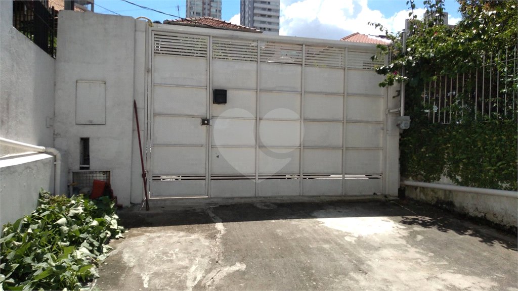 Casa à venda com 3 quartos, sendo 1 suíte, em Vila Mariana, São Paulo, SP