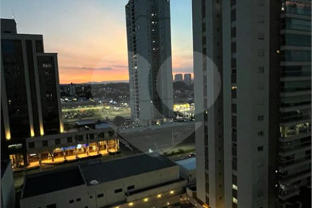 Apartamento à venda com 2 suítes em Condomínio Royal Park, São José dos Campos, SP