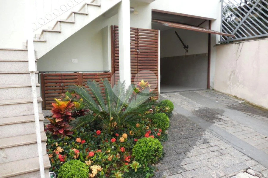 Casa à venda com 3 quartos, sendo 1 suíte, no condomínio Residencial Morada do Horto, São Paulo - SP