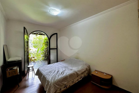Casa à venda com 4 quartos, sendo 2 suítes,  em Interlagos, São Paulo, SP