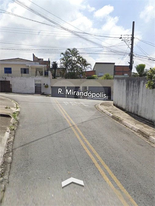 Sobrado à venda com 3 quartos em Jardim Estela Mari, Cotia, SP
