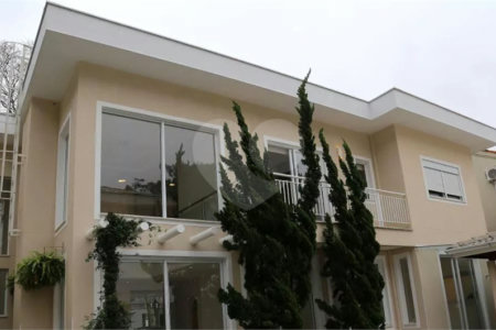 Casa à venda com 3 suítes no condomínio Residencial Morumbi, São Paulo - SP
