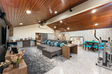 Casa à venda com 5 suítes no condomínio Parque Village Castelo, Itu - SP