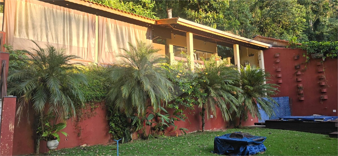 Casa à venda com 3 suítes no condomínio Parque Imperial da Cantareira, Mairiporã - SP