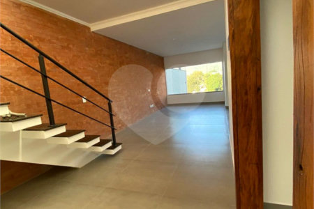 Sobrado à venda com 3 quartos, sendo 1 suíte, em Jardim do Lago, Atibaia, SP