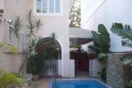 Casa à venda com 5 quartos, sendo 2 suítes, em Tijuca, Rio de Janeiro, RJ