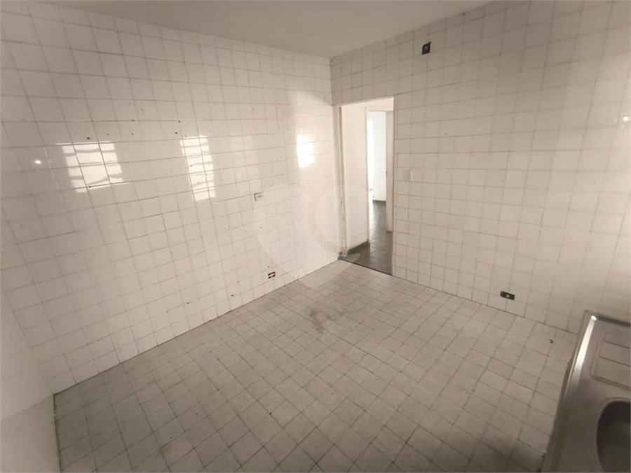 Casa à venda ou para alugar com 5 quartos, sendo 1 suíte,  em Parque Independência, São Paulo, SP