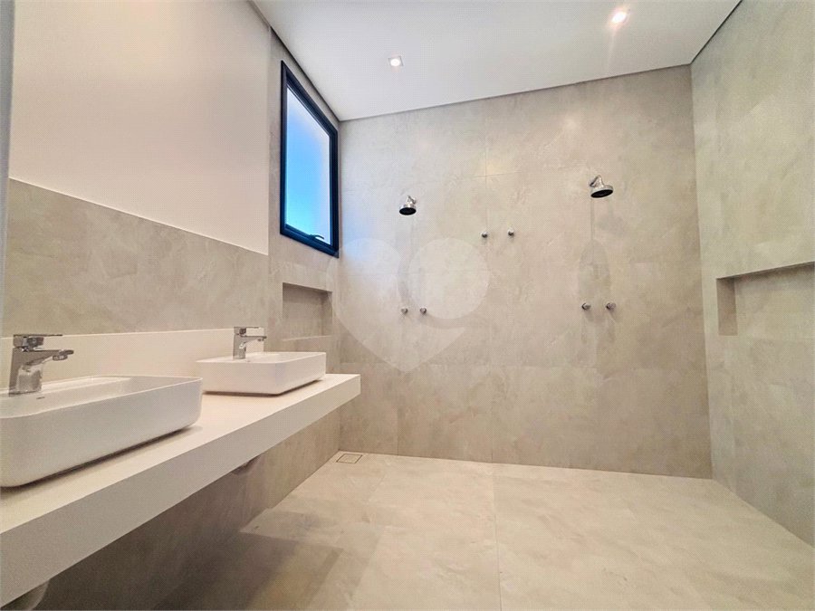Casa à venda com 4 quartos, sendo 3 suítes, no condomínio Residencial Chácara Ondina, Sorocaba - SP