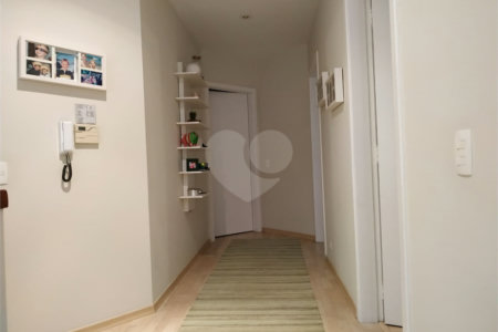 Casa à venda com 3 suítes em Interlagos, São Paulo, SP