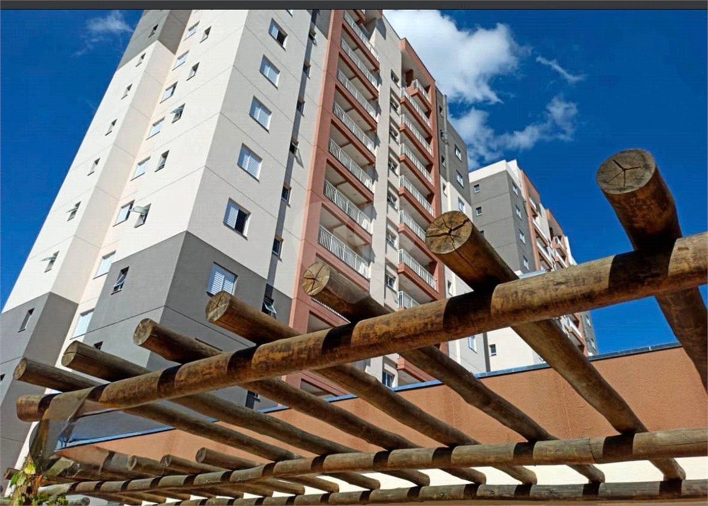 Apartamento à venda com 2 quartos, sendo 1 suíte,  em Aparecidinha, Sorocaba, SP
