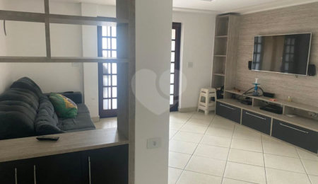 Sobrado à venda com 3 quartos, sendo 2 suítes,  em Vila Mazzei, São Paulo, SP