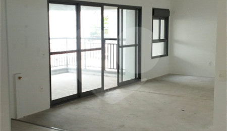 Apartamento à venda ou para alugar com 3 suítes em Mooca, São Paulo, SP