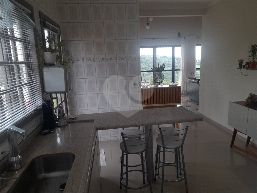Casa à venda com 3 quartos, sendo 2 suítes, no condomínio Outeiro das Flores, Itupeva - SP