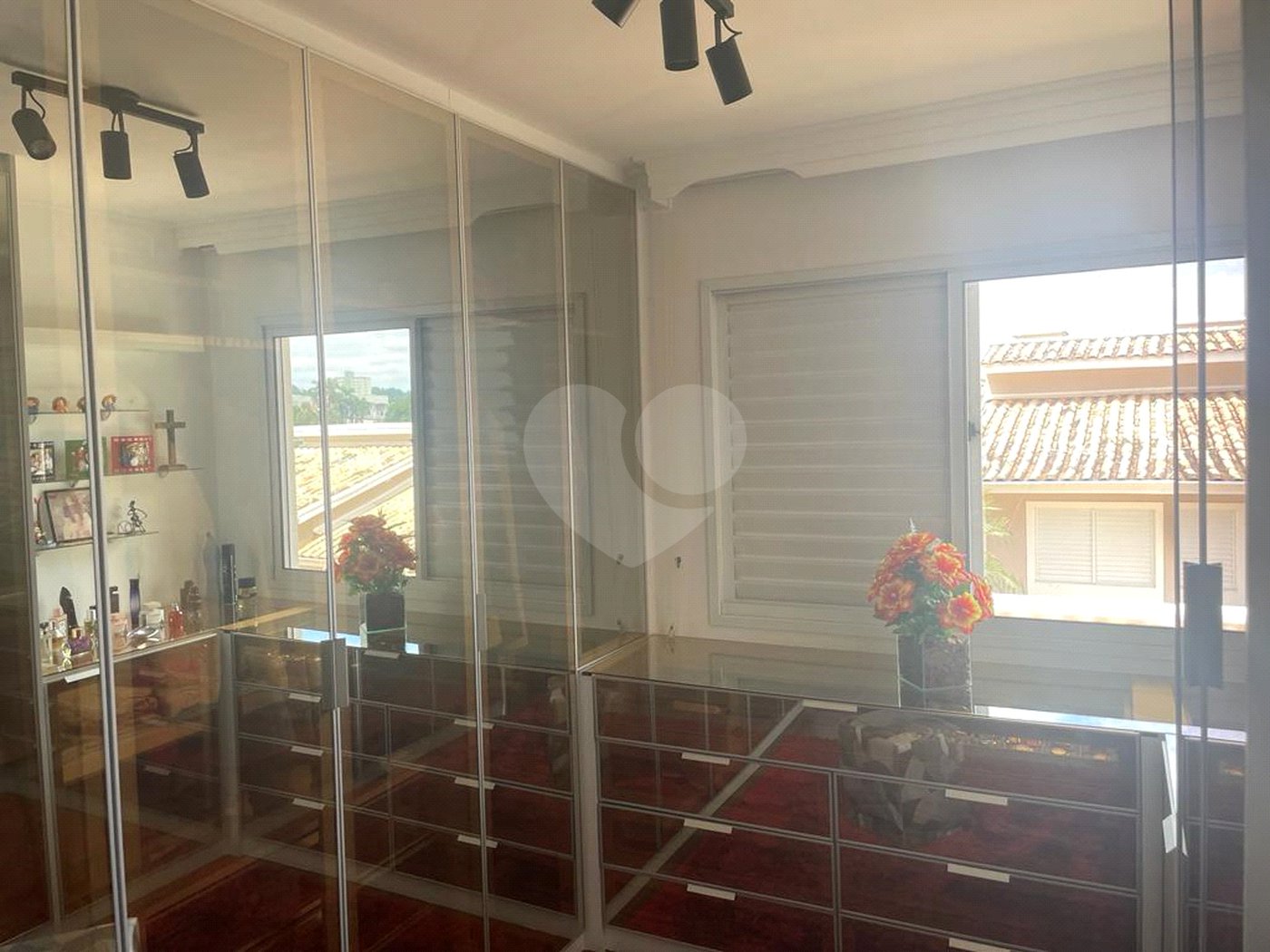 Casa à venda com 4 quartos, sendo 3 suítes,  no condomínio The House, São Paulo - SP