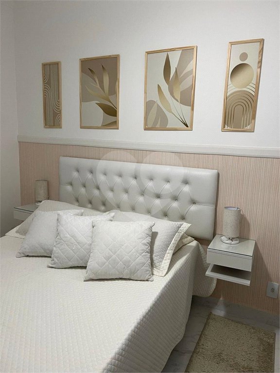 Apartamento à venda com 2 quartos, sendo 1 suíte, no Centro, Mongaguá, SP