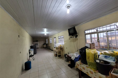 Sobrado à venda com 4 quartos em Vila Jurema, Ferraz de Vasconcelos, SP