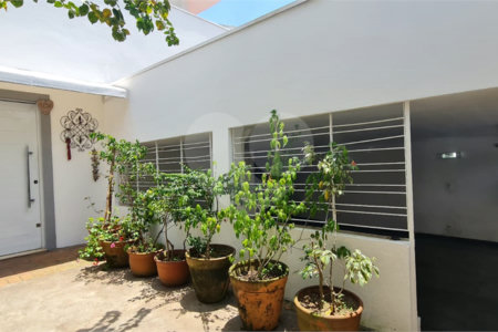 Sobrado à venda com 5 quartos, sendo 4 suítes, em Brooklin Velho, São Paulo, SP