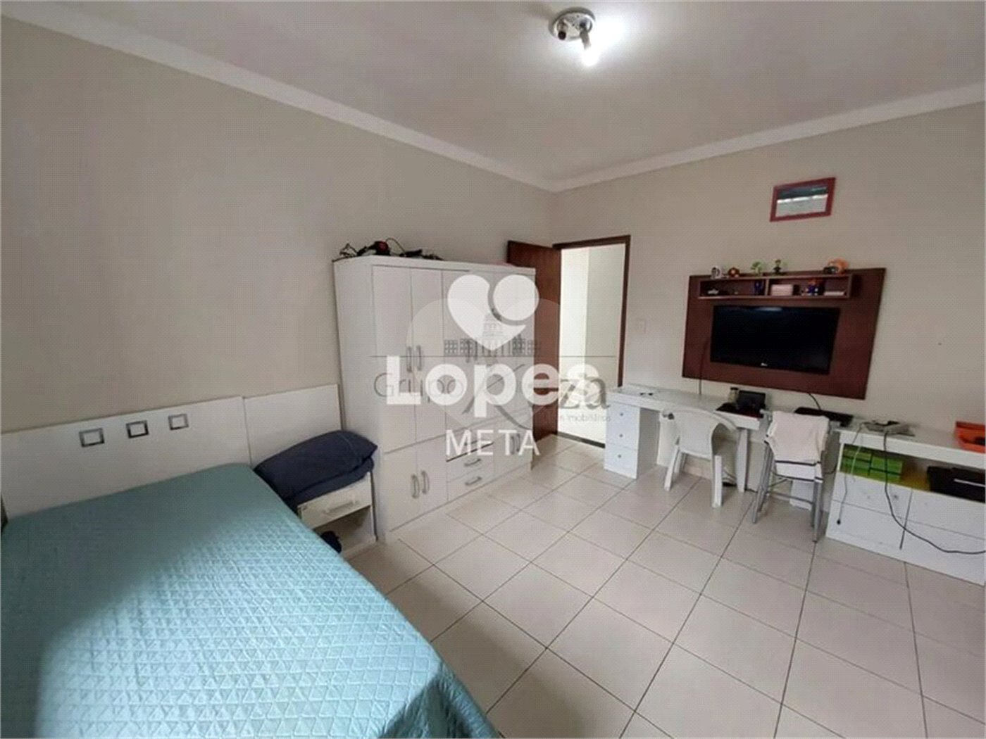 Casa à venda com 3 quartos, sendo 1 suíte,  no condomínio Loteamento Vila Branca, Jacareí - SP