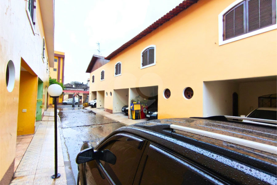 Casa à venda com 3 quartos, sendo 1 suíte, no condomínio Res Crisciúma, São Paulo - SP