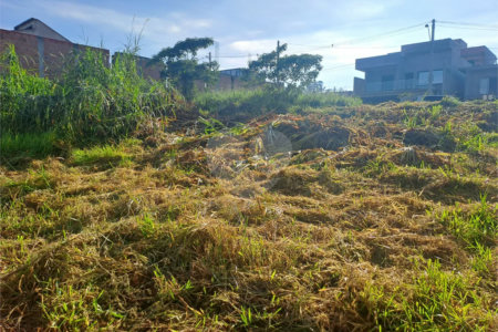 Terreno de 274 metros - Próximo ao Centro de Louveira