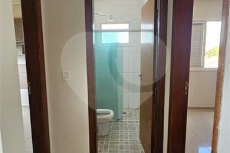 Apartamento Locação Condomínio Anguri com 02 dormitórios com Ar e Sacada
