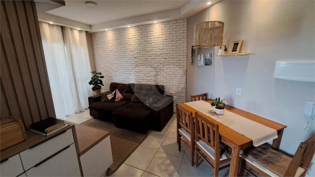 Apartamento Condomínio: Novos Ares com Suíte e 2 Dormitórios