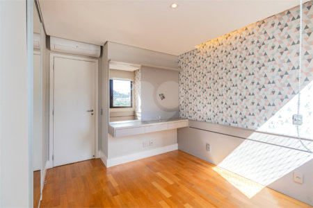 Apartamento à venda com 3 suítes em Granja Julieta, São Paulo, SP