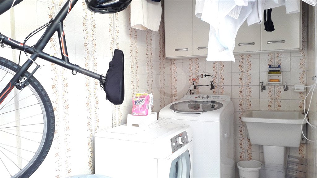 Sobrado à venda com 5 quartos, sendo 1 suíte, em Jardim Caravelas, São Paulo, SP