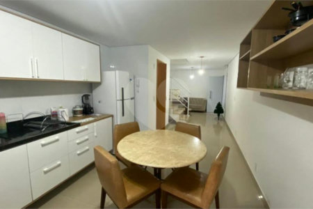 Casa à venda com 3 quartos, sendo 1 suíte, no condomínio Garden Village, São Paulo - SP