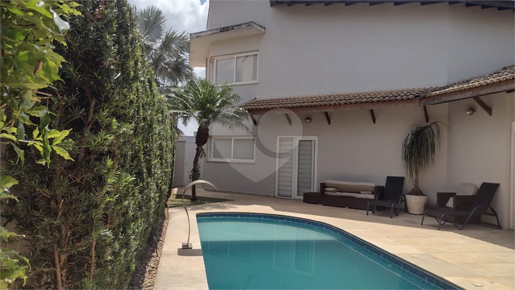 Casa à venda com 3 quartos, sendo 1 suíte, no condomínio Residencial Bouganville, Araraquara - SP
