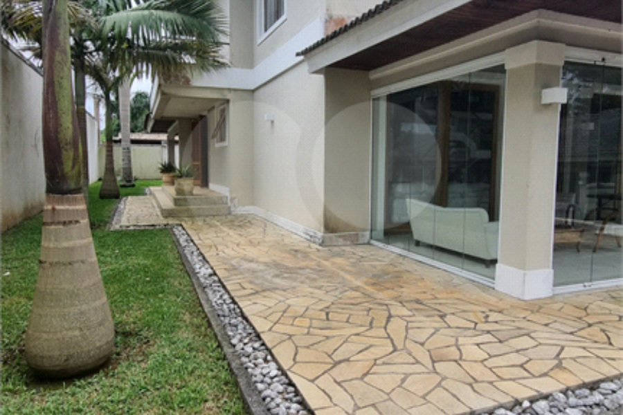 Casa à venda ou para alugar com 5 suítes em Serra da Cantareira, Mairiporã, SP