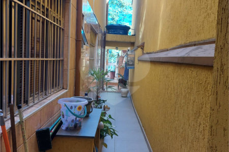 Sobrado à venda com 4 quartos, sendo 1 suíte,  em Vila Gustavo, São Paulo, SP
