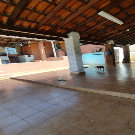 Chácara à venda com 5 quartos, sendo 3 suítes, em Chácaras Fernão Dias, Atibaia, SP