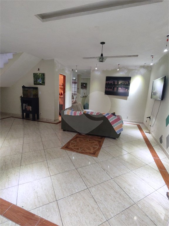 Duplex à venda com 3 quartos, sendo 1 suíte, em Santíssimo, Rio de Janeiro, RJ
