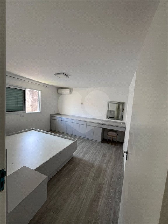 Sobrado à venda com 3 quartos em Parada Inglesa, São Paulo, SP