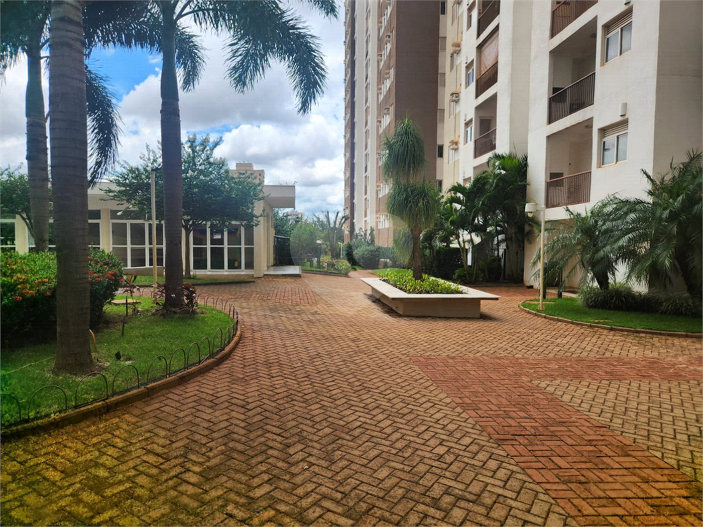 Apartamento à venda com 3 quartos, sendo 1 suíte, em Jardim dos Manacás, Araraquara, SP