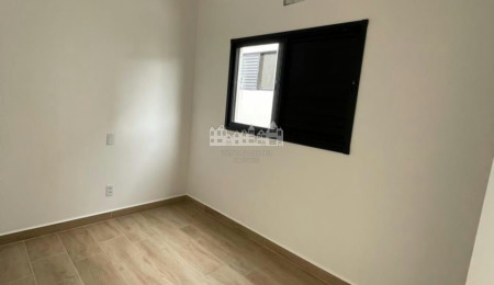 Casa à venda com 3 quartos, sendo 1 suíte,  em Vila Petrópolis, Atibaia, SP