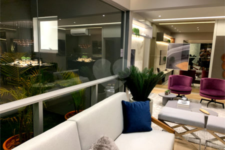 Apartamento à venda com 3 quartos, sendo 1 suíte,  em Vila Sofia, São Paulo, SP