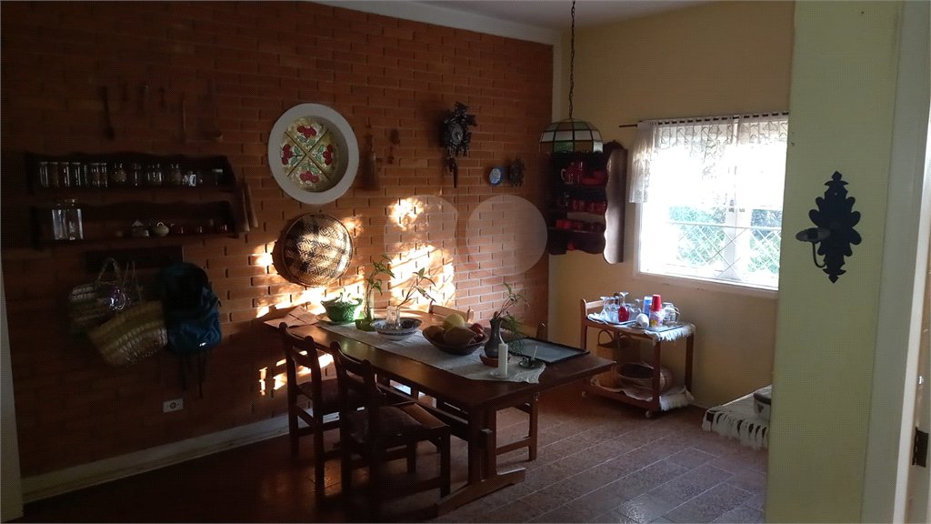 Casa à venda ou para alugar com 4 quartos, sendo 1 suíte, no Centro, Vinhedo, SP