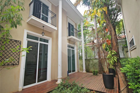 Casa à venda com 3 suítes no condomínio Brooklin Hills, São Paulo - SP