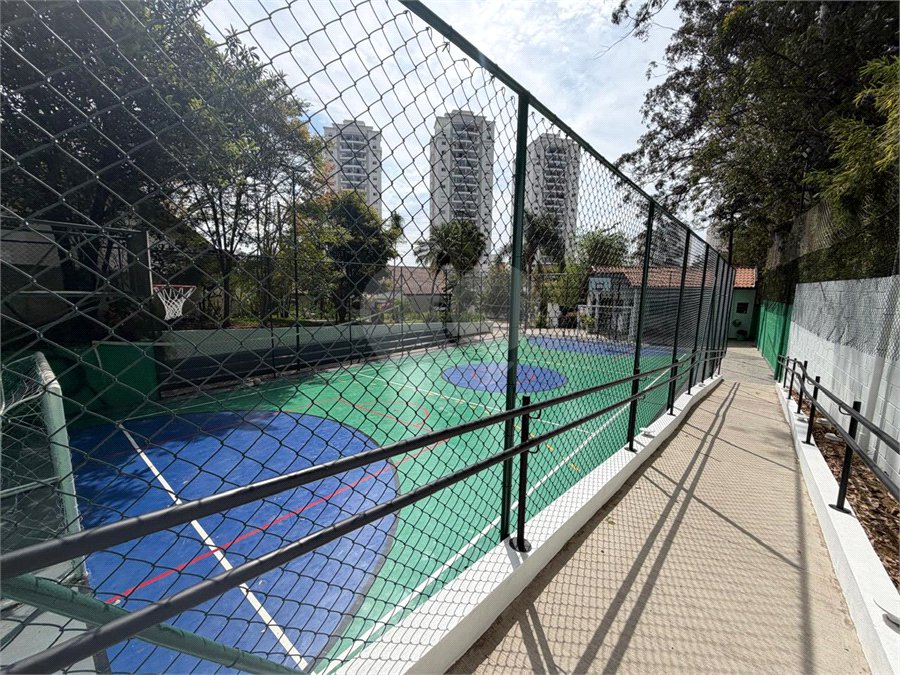 Casa à venda com 4 quartos, sendo 1 suíte, no condomínio Taquaral, São Paulo - SP