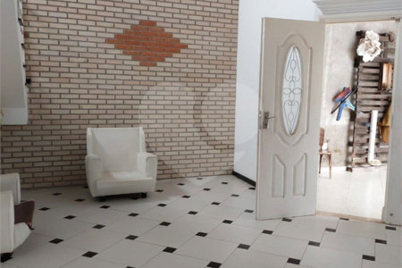 Sobrado à venda com 3 quartos, sendo 1 suíte, em Jardim Fonte Áurea, Poá, SP
